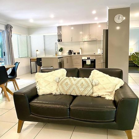 Lychee Tree Holiday Apartments Port Douglas Extérieur photo