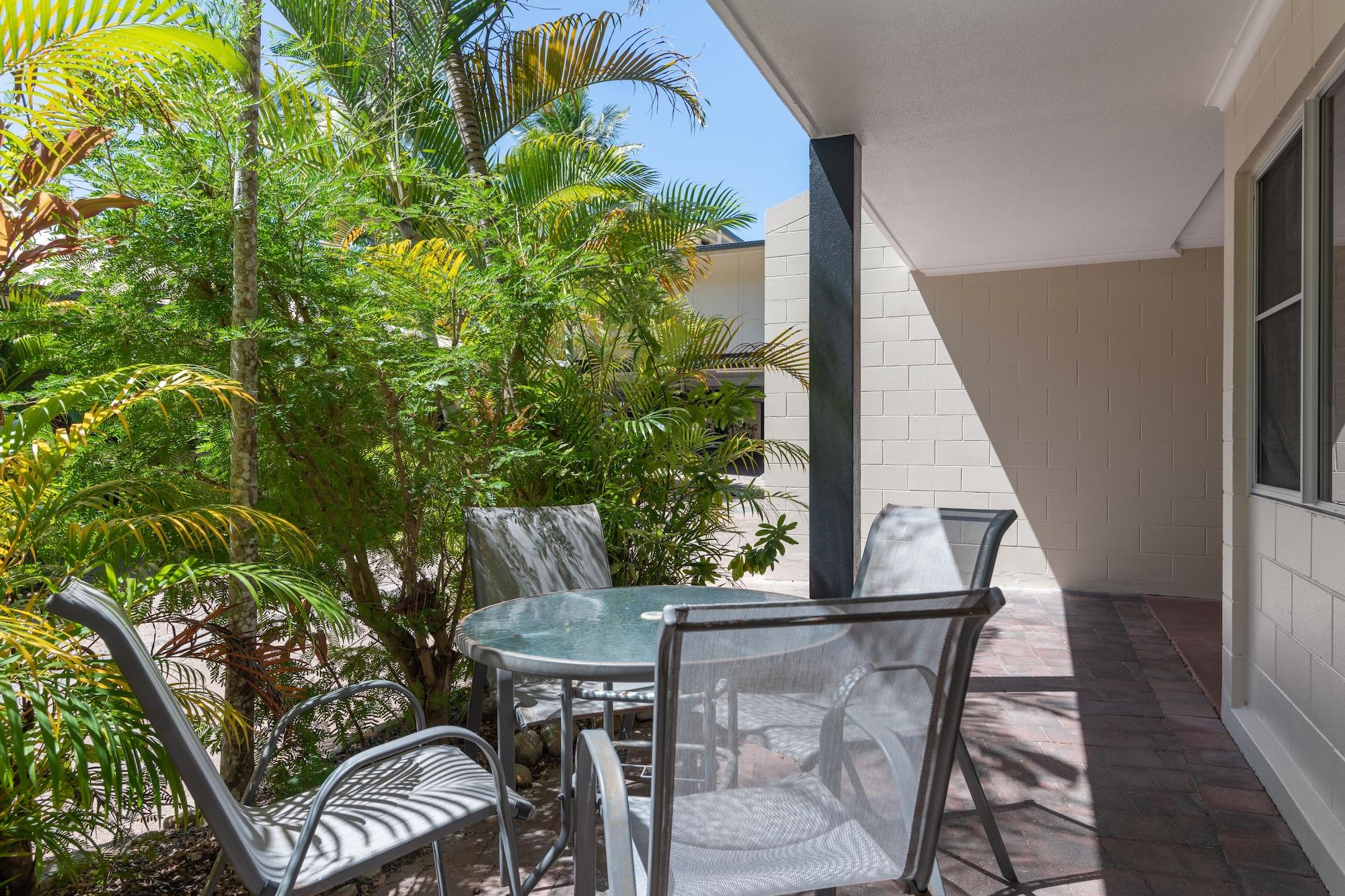Lychee Tree Holiday Apartments Port Douglas Extérieur photo