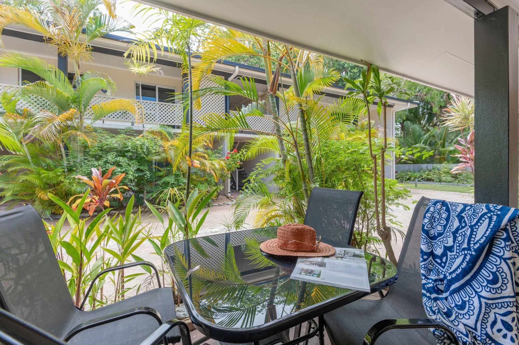 Lychee Tree Holiday Apartments Port Douglas Extérieur photo