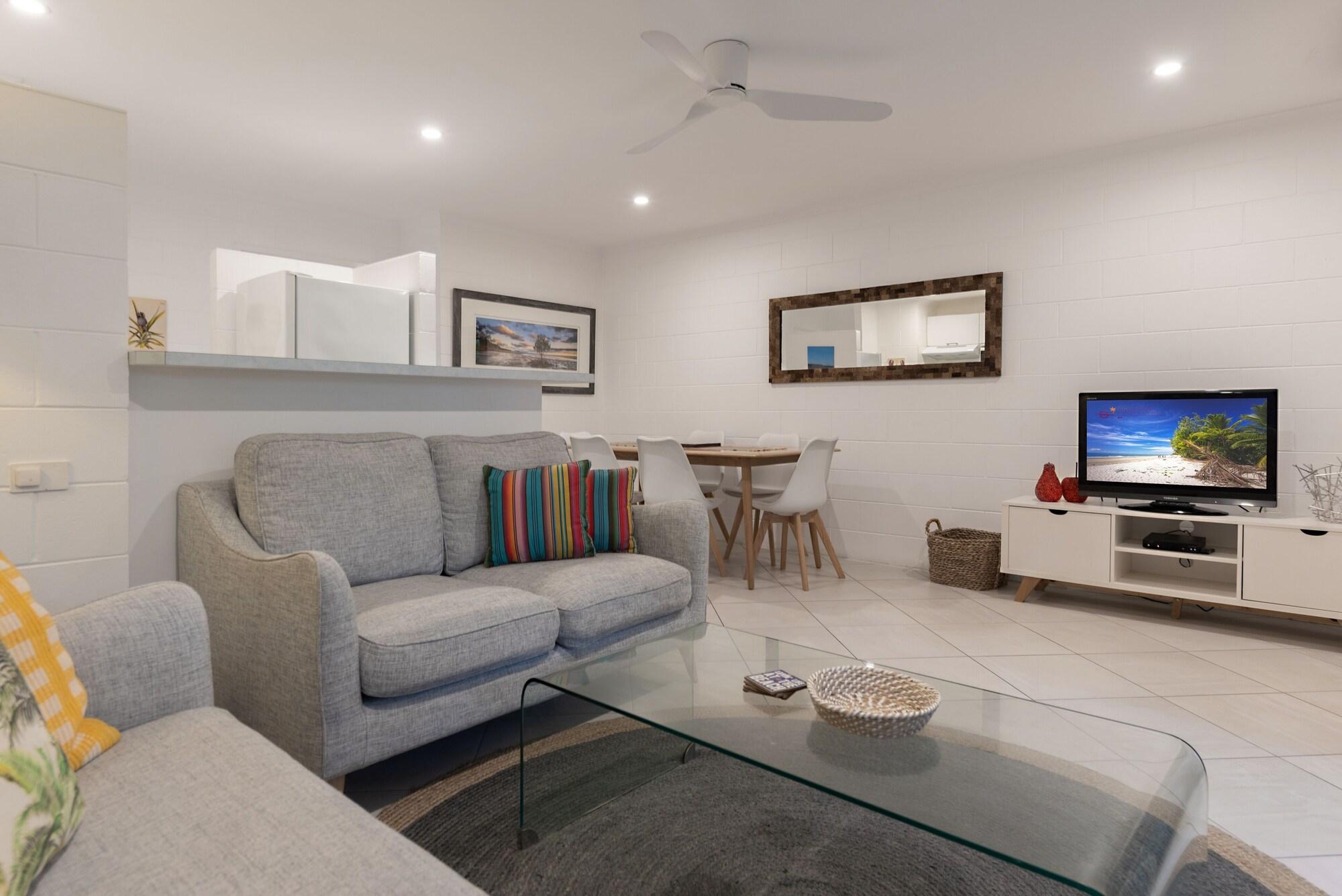 Lychee Tree Holiday Apartments Port Douglas Extérieur photo