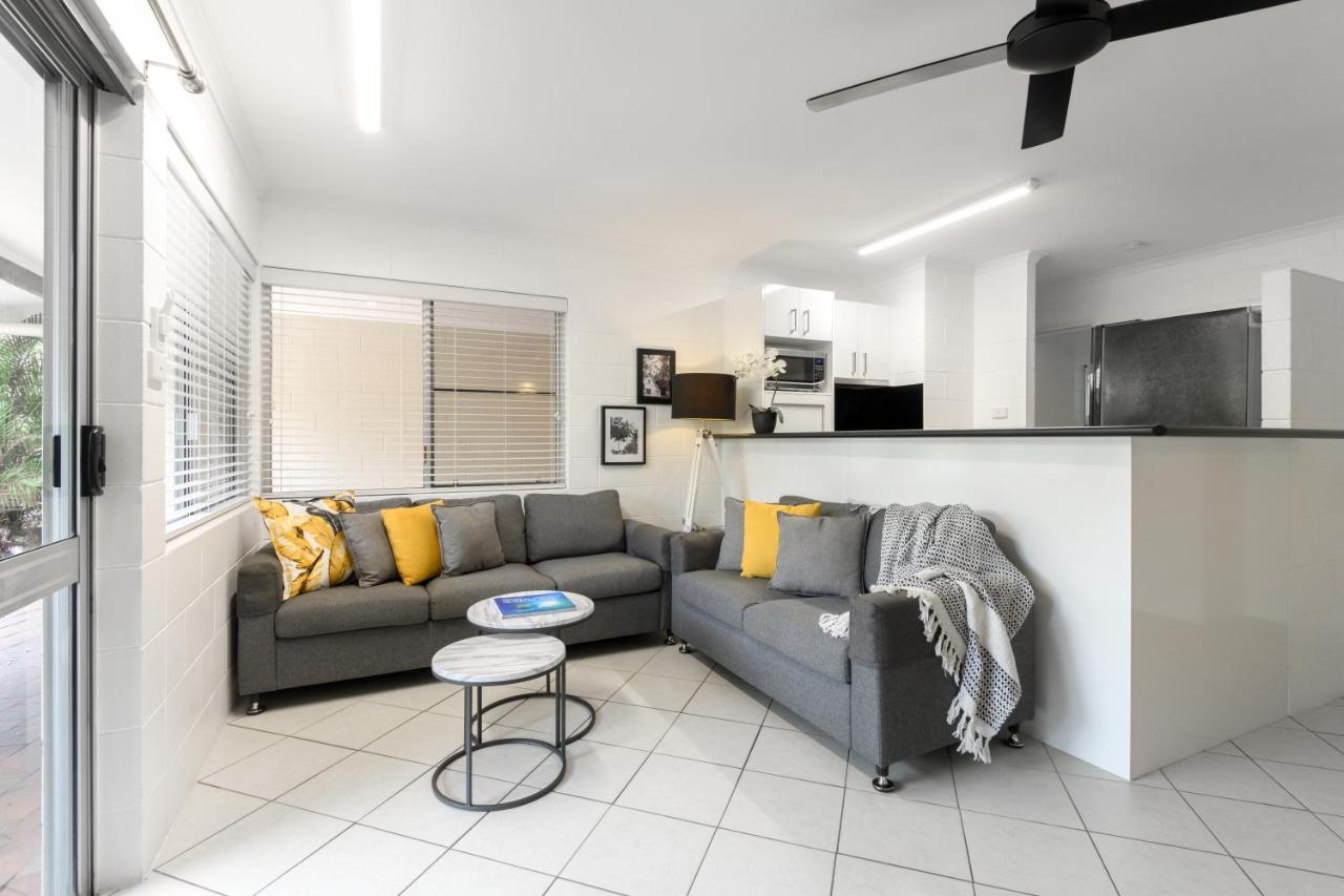 Lychee Tree Holiday Apartments Port Douglas Extérieur photo