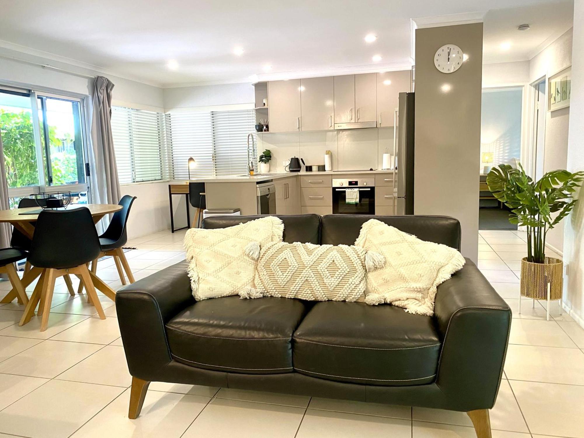 Lychee Tree Holiday Apartments Port Douglas Extérieur photo